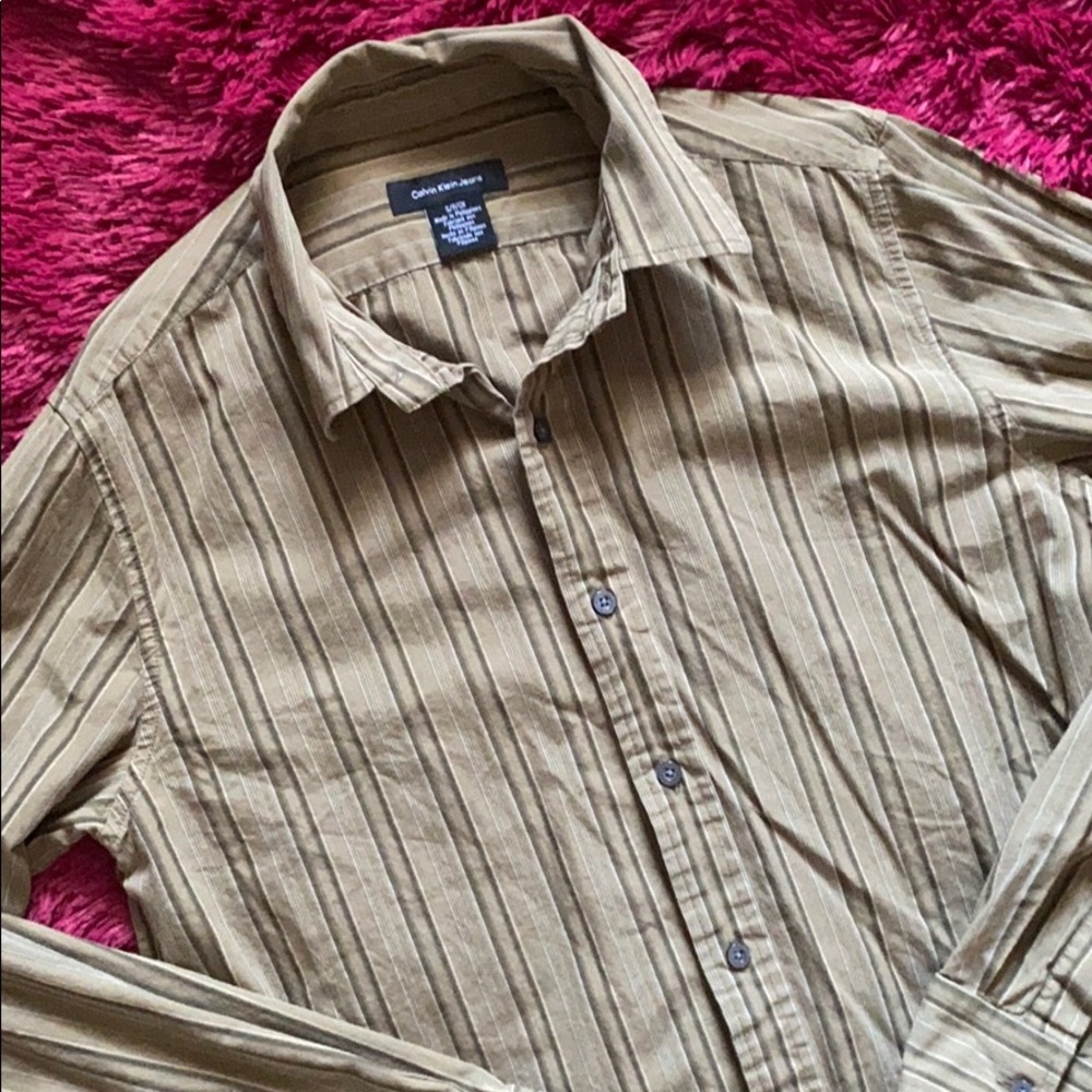 Calvin Klein Jeans olive green button down shirt - Picture 2 of 9